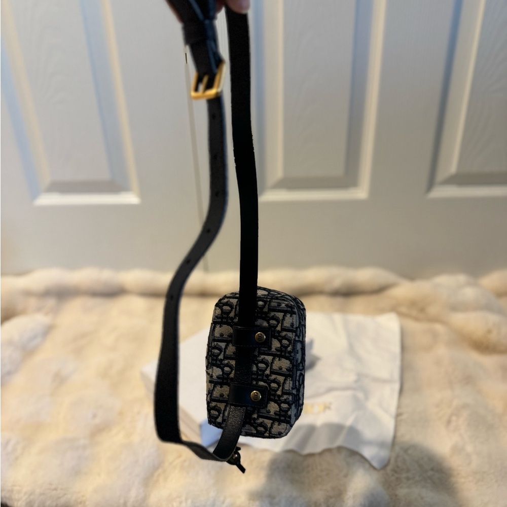 Dior Stylish Blue and Gray Designer Crossbody Bag - Picture 2 of 6